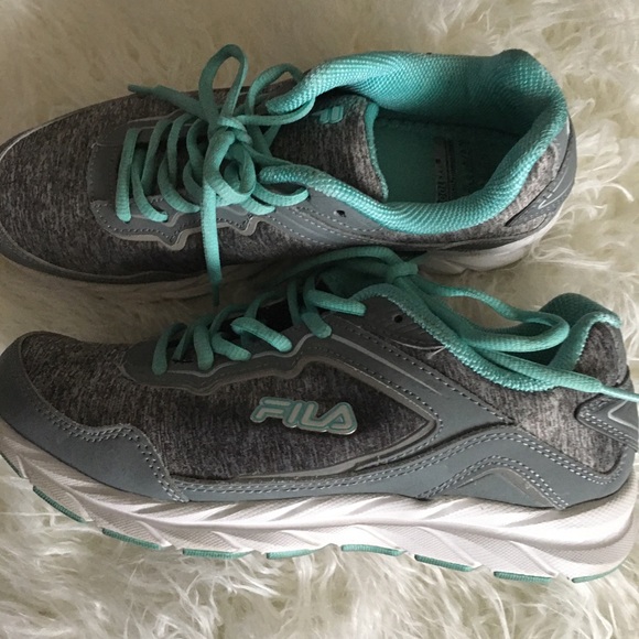 Fila Running Shoes with Memory Foam Sz 8 1/2 #75 - Picture 1 of 5